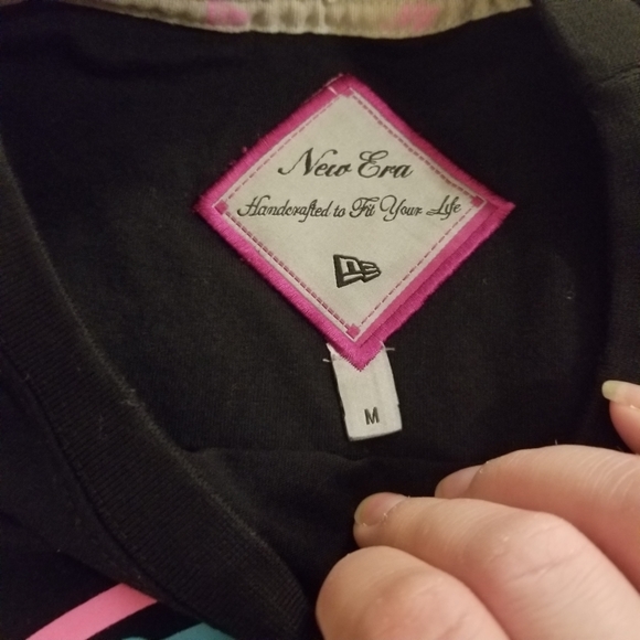 New Era T Shirt - Picture 3 of 6